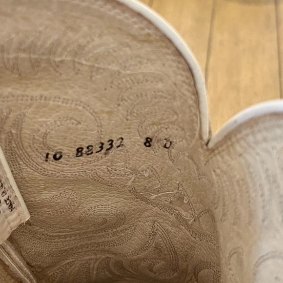 Olathe Vintage Cowgirl Boots! - Picture 13 of 16